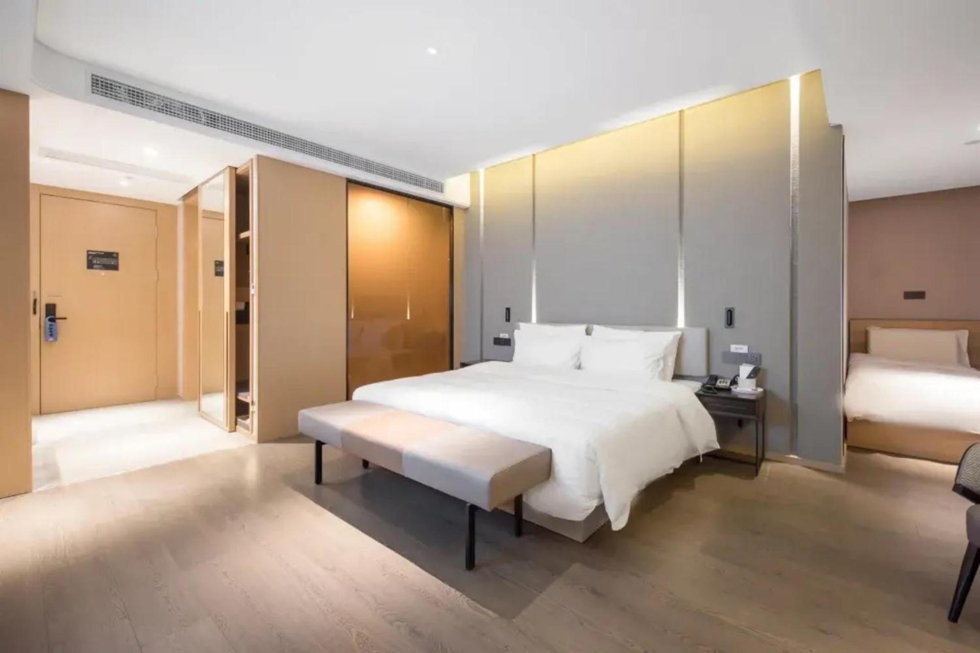 Atour Hotel Shanghai Caohejing Bagian luar foto